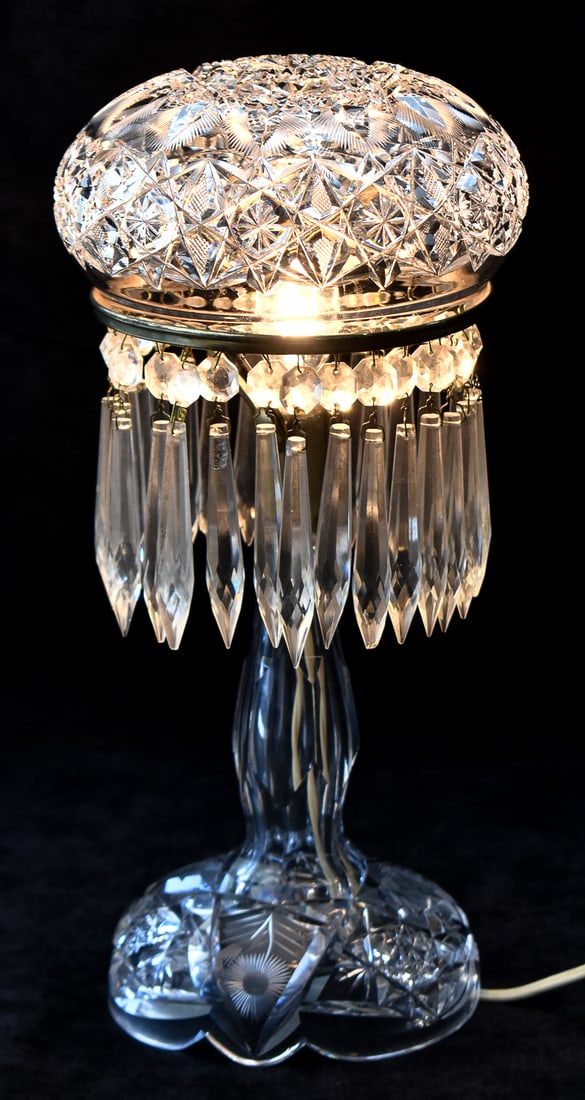 VICTORIAN DIMINUTIVE CUT GLASS TABLE LAMP (1 of 2)