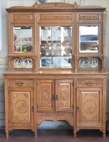 VICTORIAN ENGLISH QUARTER-SAWN OAK TWO-PIECE SIDEBOARD WITH FAUX MINTON TILES