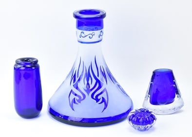 MIXED COLLECTION OF COBALT BLUE GLASS & OTHER