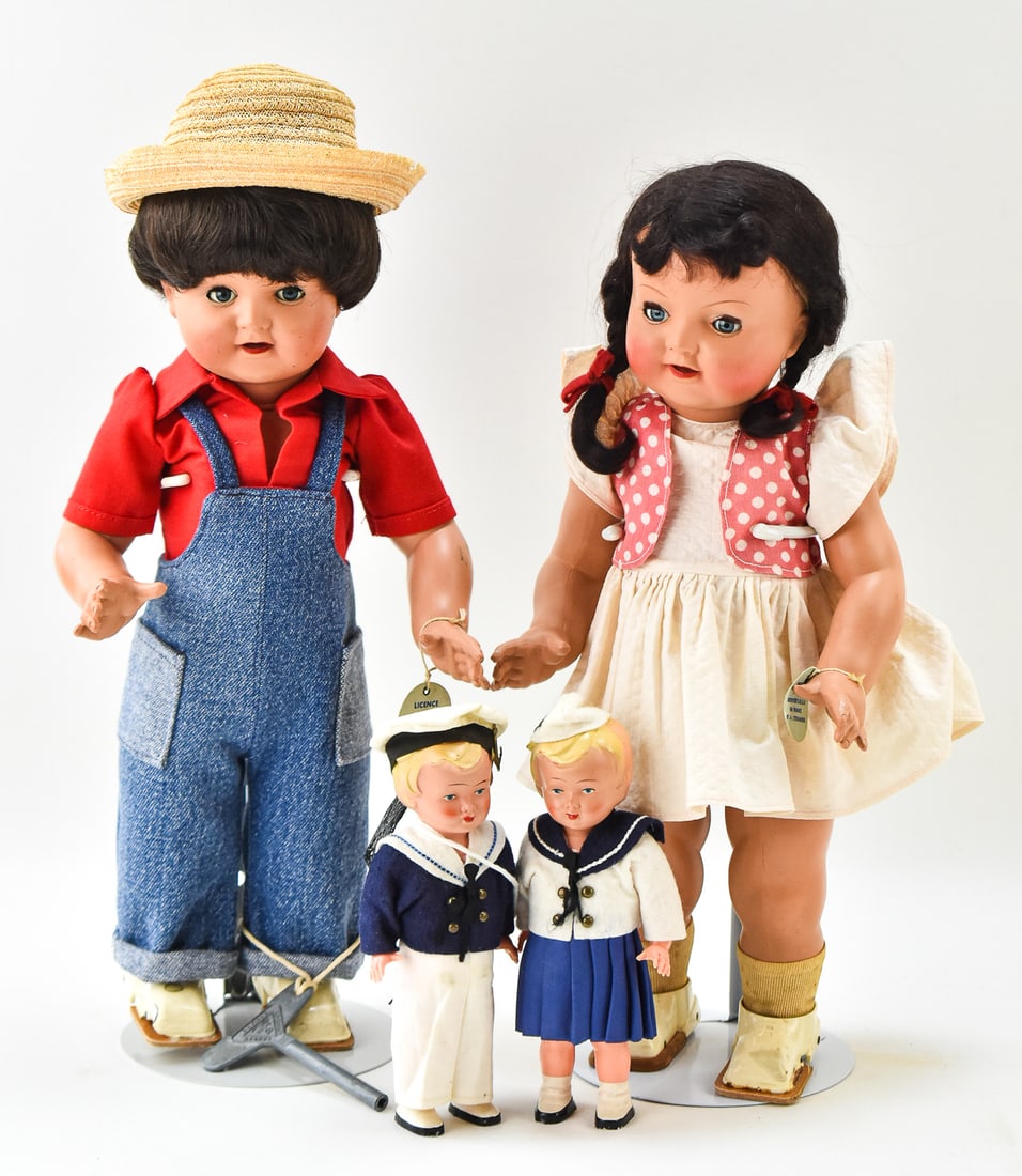 COLLECTION OF KEY WIND WALKER COUPLE DOLLS (1 of 5)