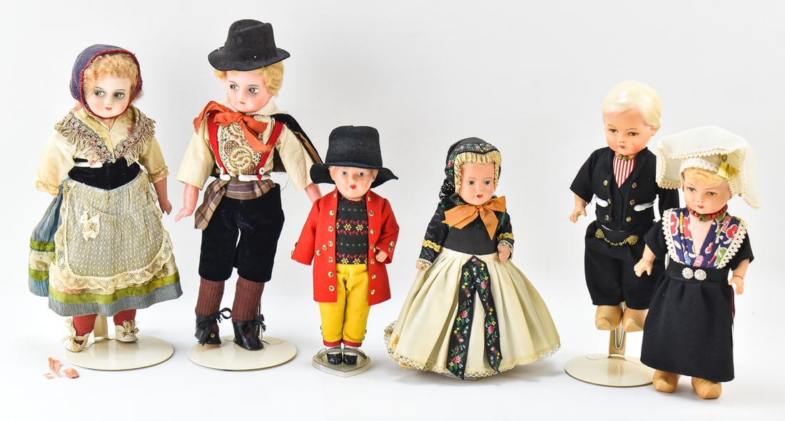 COLLECTION OF COUPLE DOLLS IN TRADITIONAL CLOTHING (1 of 7)