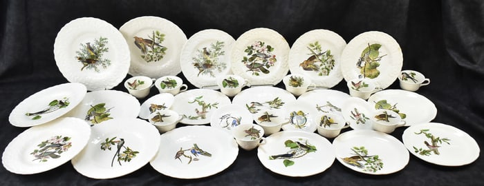 COLLECTION OF ALFRED MEAKIN AUDOBON'S 'BIRDS OF AMERICA' TABLEWARE