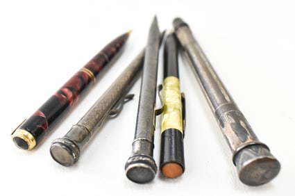 ASSORTED EARLY 20TH CENTURY MECHANICAL PENCILS & TELESCOPIC OPERA GLASSES HOLDER