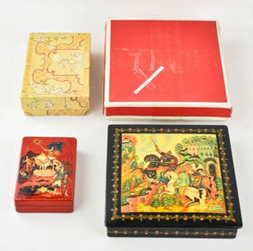 PAIR OF RUSSIAN KHOKHLOMA LACQUER BOXES FROM MSTERA & KHOLUI