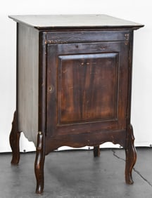 MUSIC CABINET & ASSORTED 15.5' DISCS