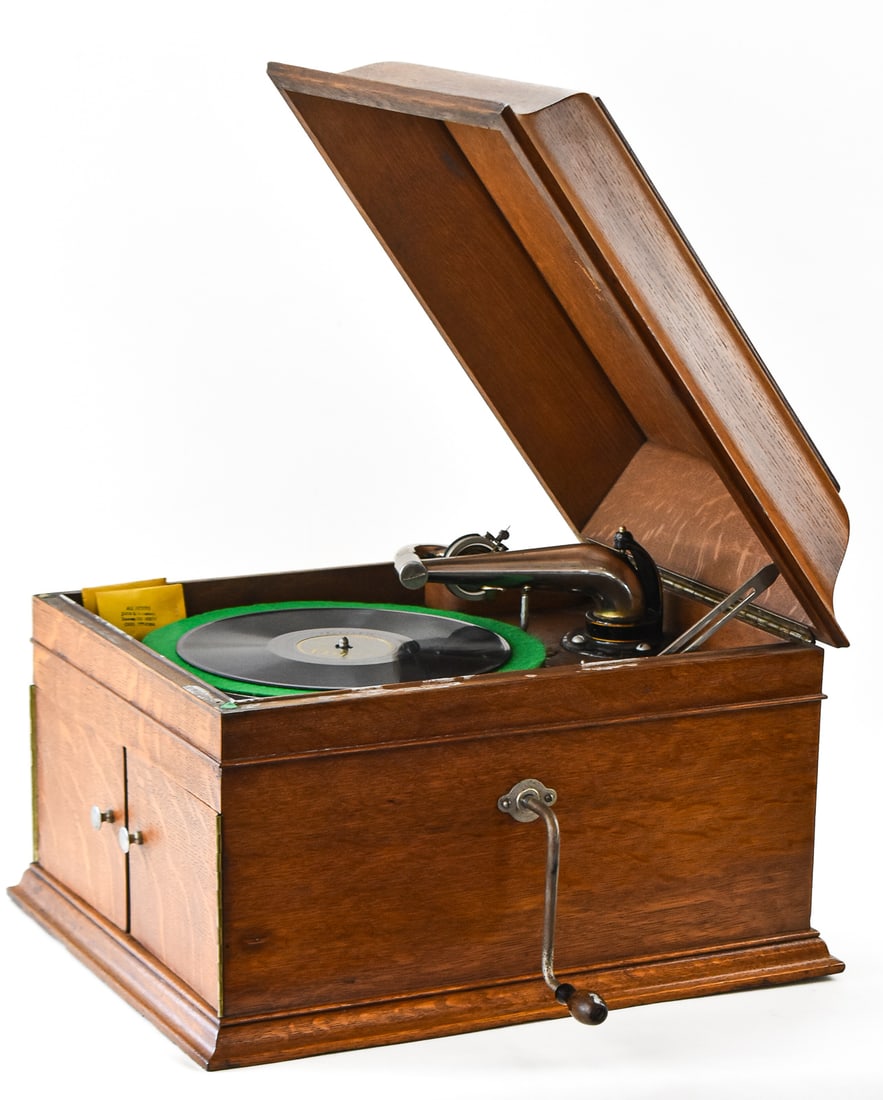 1915 VICTROLA VV-IX 'THE NINTH' EARLY 'F' MODEL PHONOGRAPH (1 of 5)