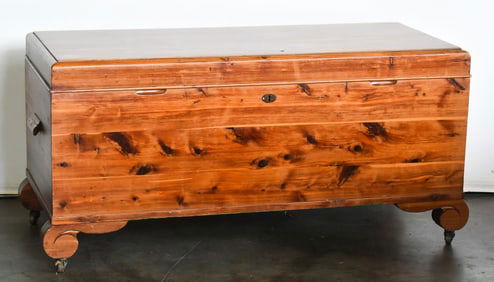 E. R. CO. CEDARPLAY CHEST