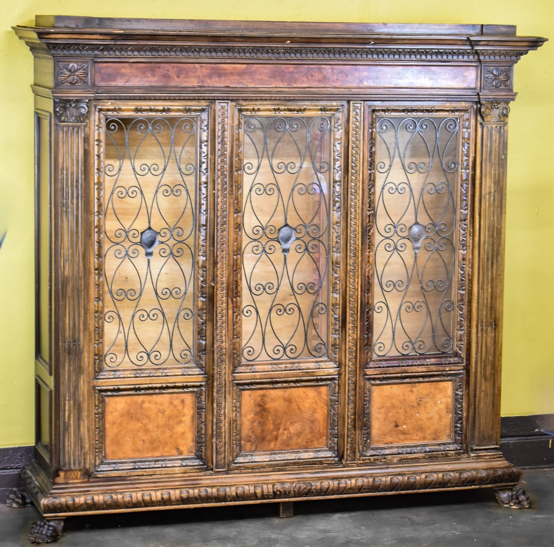 ANTIQUE LOMBARDIAN CLAW-FOOTED WALNUT BOOKCASE C.1890 (1 of 3)