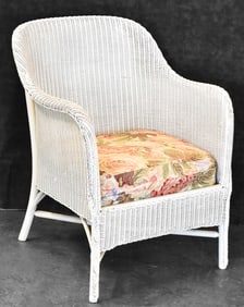 NEW ENGLAND STYLE WHITE WICKER CHAIR