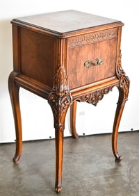 AMERICAN OAK NIGHTSTAND; 1920s
