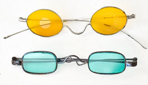 CIVIL WAR AMBER SHARPSHOOTER SUNGLASSES AND VICTORIAN FOLDING GREEN-TINTED SPECTACLES