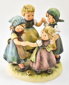 HUMMEL 1957 'RING-AROUND-THE-ROSIE' #348 FIGURINE