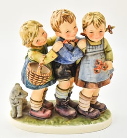 HUMMEL 1964 'FOLLOW THE LEADER' #369 FIGURINE