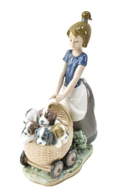 LLADRO 5364 'LITTER OF FUN' FIGURINE