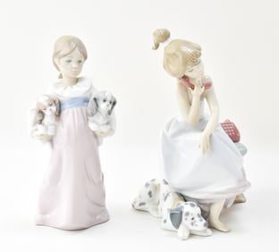 PAIR OF LLADRO FIGURINES 'CHIT-CHAT' & 'ARMS FULL OF LOVE'
