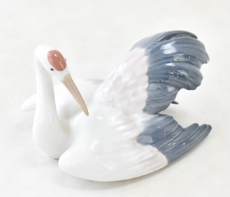 LLADRO 'NESTING CRANE' FIGURINE 1599