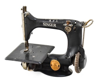 SINGER MODEL 24-26 CHAIN STITCH SEWING MACHINE