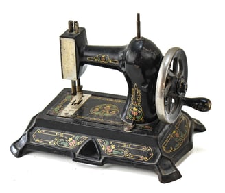 F.W. MULLER TOY SEWING MACHINE NO. 19