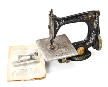 SINGER MODEL 24-26 CHAIN STITCH SEWING MACHINE