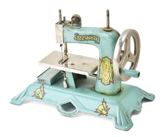 F.W. MULLER GERMAN U.S. ZONE 'REGINA' TOY SEWING MACHINE