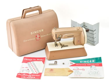 SINGER SEWHANDY CHILDREN'S SEWING MACHINE MODEL 40K AND RELATED EPHEMERA