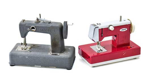 VINTAGE JAPANESE TOY SEWING MACHINES: JAYMAR AND SAW-ETTE