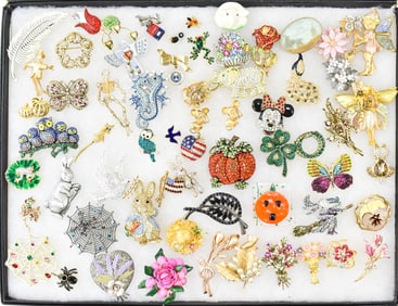 LARGE COLLECTION OF VINTAGE RHINESTONE BROOCHES