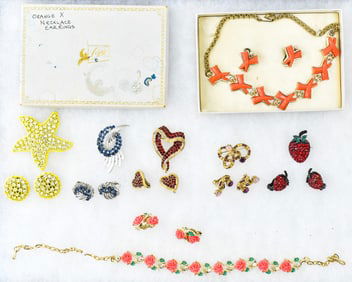 COSTUME JEWELRY EARRING, BROOCH & NECKLACE SETS