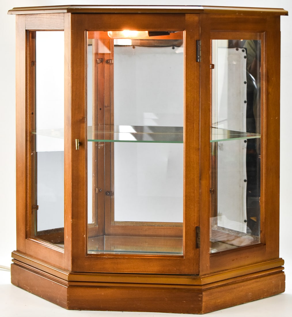 TABLETOP LIGHTED DISPLAY CABINET (1 of 4)