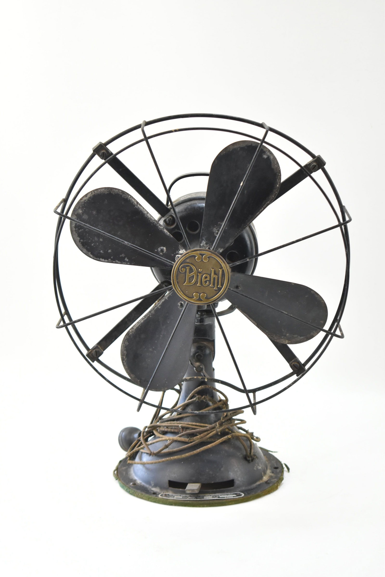 DIEHL 3-SPEED OSCILLATING DESK FAN No. G12512-9 (1 of 4)