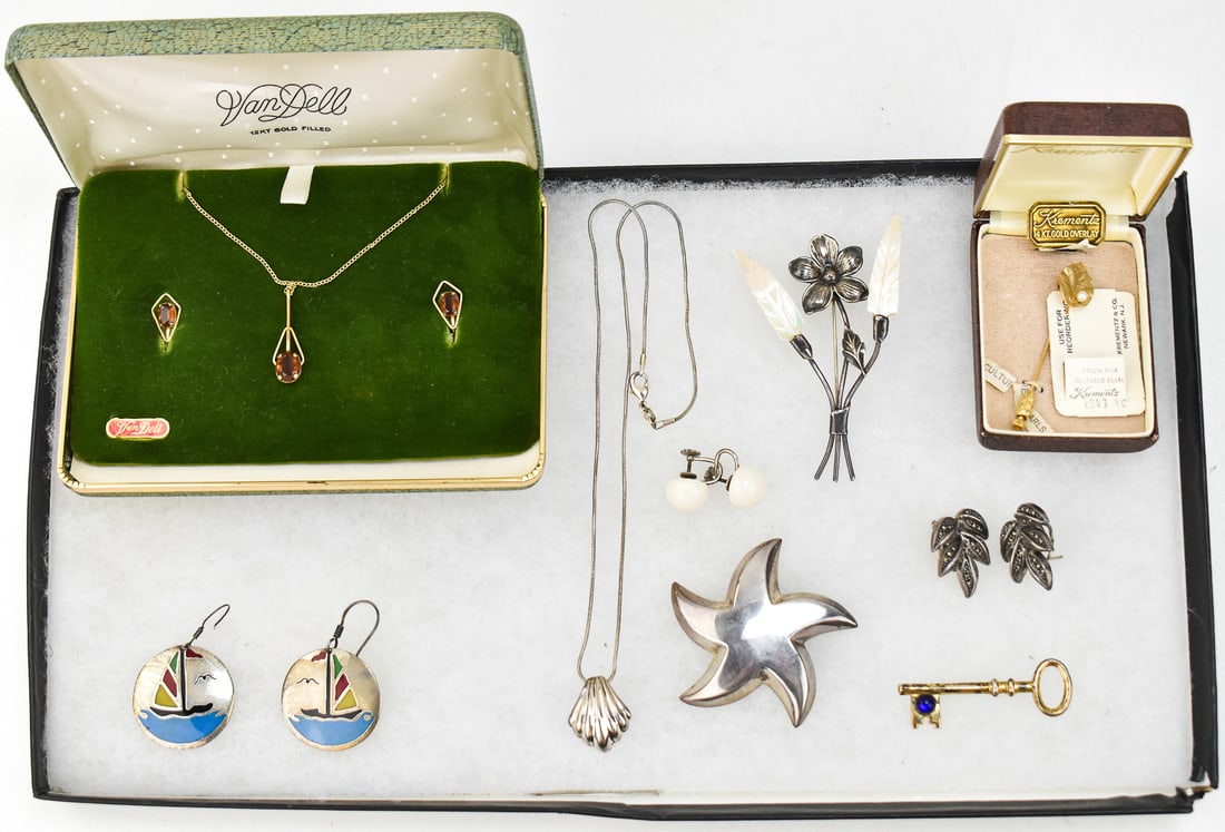 COLLECTION OF STERLING SILVER & GOLD JEWELRY (1 of 7)