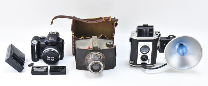 AGFA CHIEF, KODAK BROWNIE, & KODAK EASY SHARE P850 CAMERAS