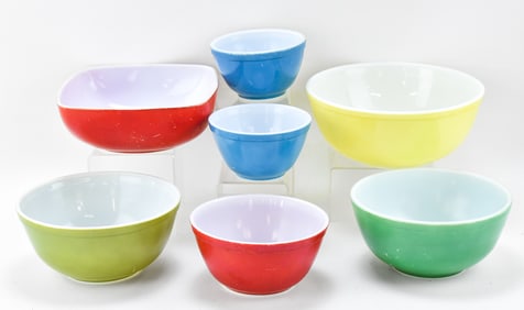 VINTAGE PYREX OVENWARE MULTI-COLORED BOWLS