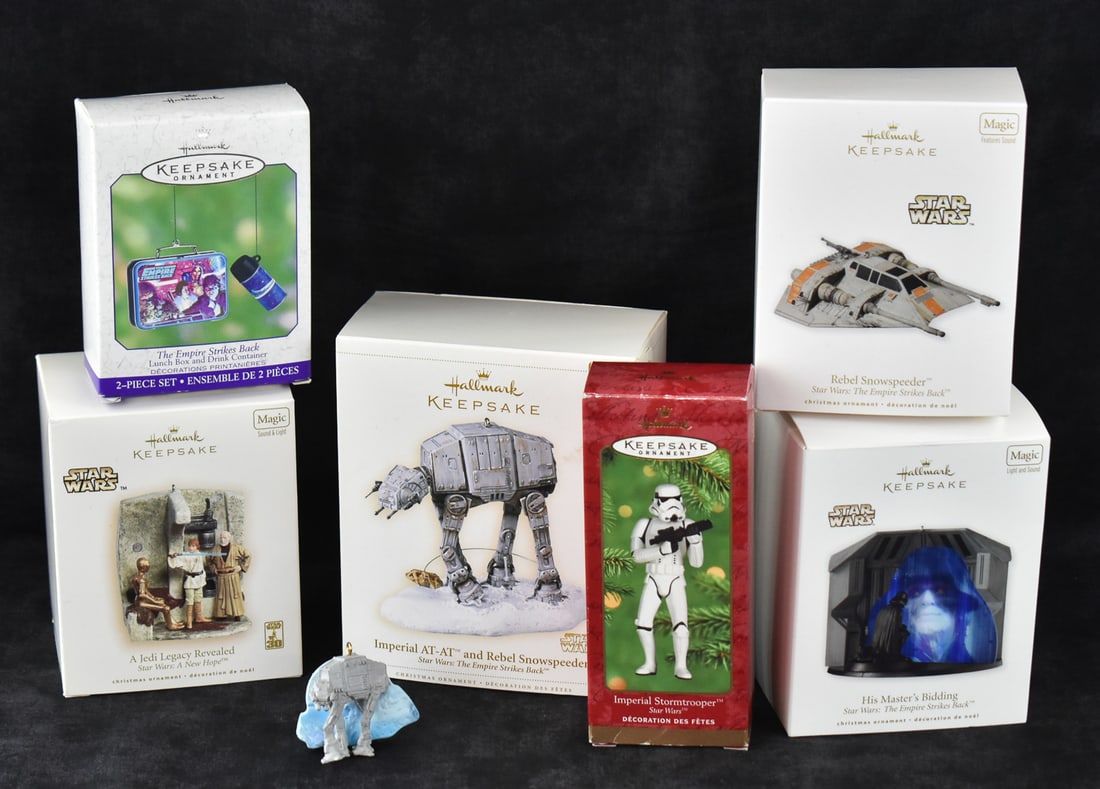 HALLMARK KEEPSAKE STAR WARS ORNAMENTS: A NEW HOPE & THE EMPIRE STRIKES BACK ON HOTH (1 of 3)