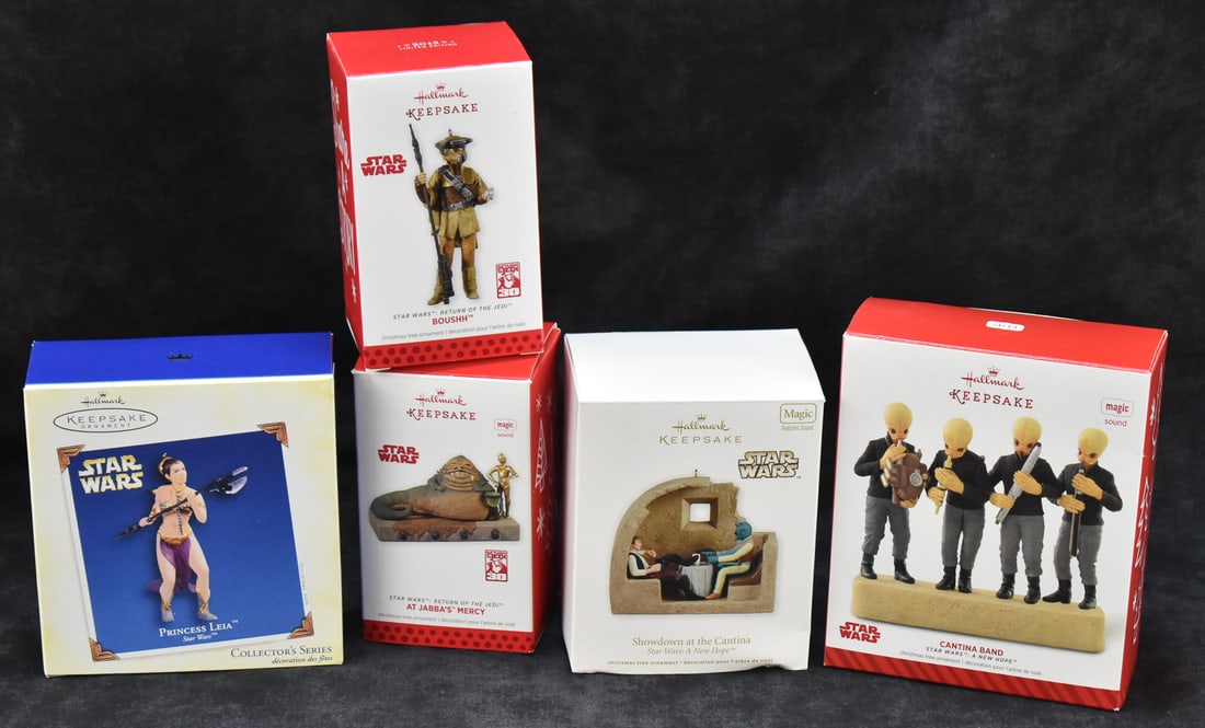 HALLMARK KEEPSAKE STAR WARS ORNAMENTS: A NEW HOPE & RETURN OF THE JEDI ON TATOOINE (1 of 3)