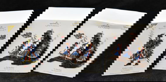 HALLMARK KEEPSAKES WIZARD OF OZ CHRISTMAS ORNAMENT COLLECTION: 'WINKIE GUARD' AND 'TO THE RESCUE!'