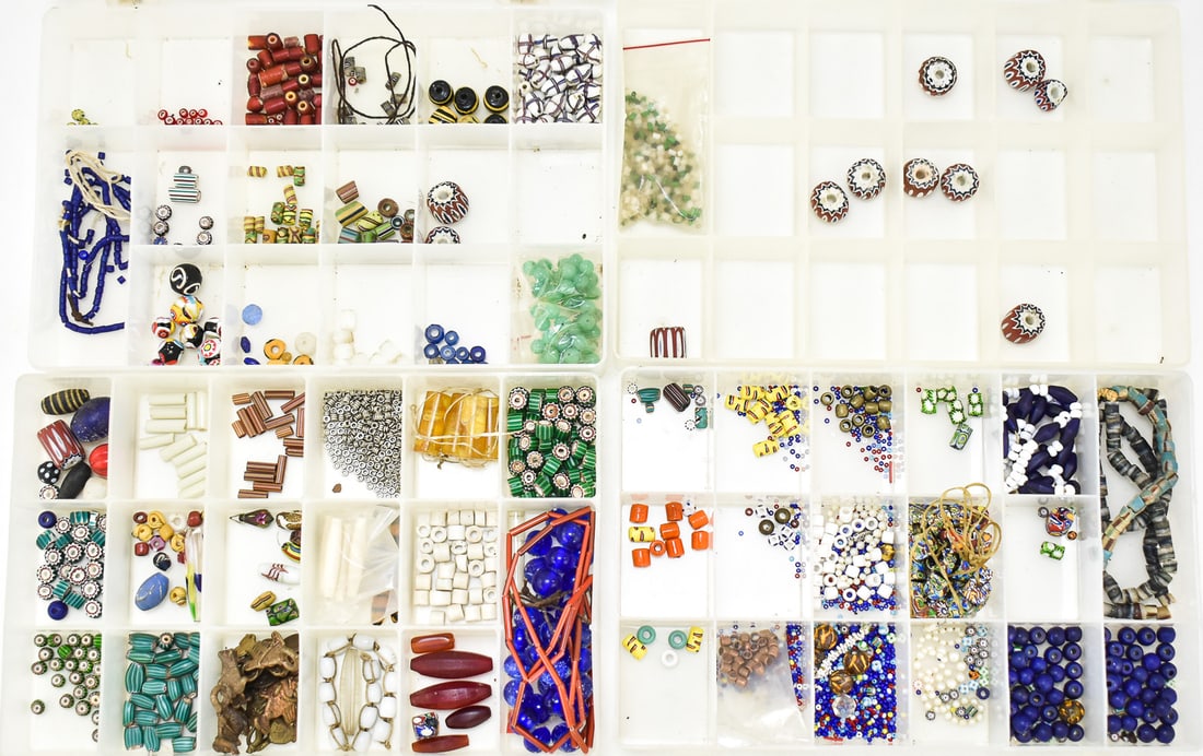 COLLECTION OF AFRICAN TRADE BEADS (1 of 5)