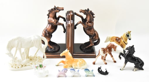 ASSORTED HORSE FIGURINES & BOOKENDS