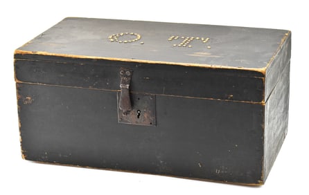 ANTIQUE LATE 19TH CENTURY TRAVEL CHEST OR FOOT LOCKER