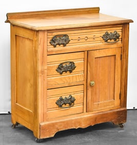 VICTORIAN EASTLAKE OAK WASHSTAND