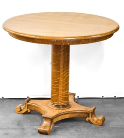 VICTORIAN EMPIRE STYLE OAK ROUND TABLE; EARLY 1900s