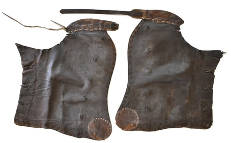 VINTAGE PAIR OF HAMLEY & CO. LEATHER BATWING CHAPS