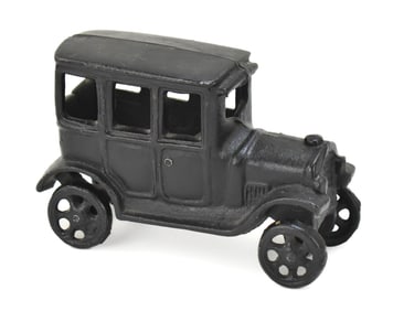 VINTAGE CAST IRON FORD MODEL T TOY