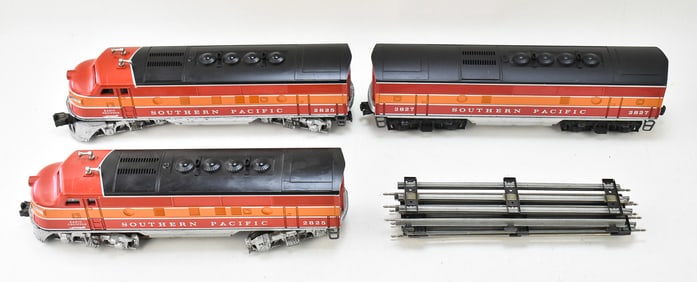LIONEL SOUTHERN PACIFIC DIESEL TRAIN SET