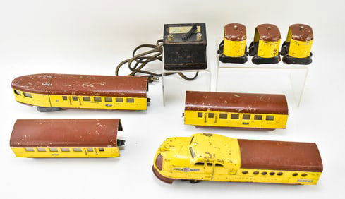 PRE-WAR LIONEL 'CITY OF DENVER' ARTICULATED O-GAUGE TRAIN SET