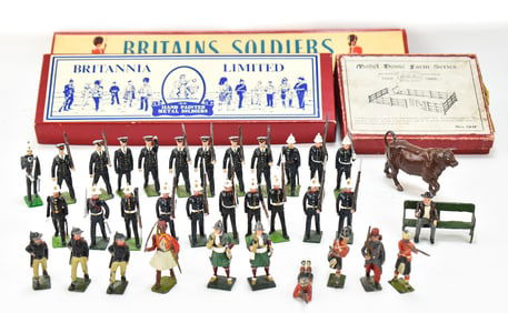 ASSORTED BRITAINS TOY SOLDIERS: WWI SOLDIERS, NAVAL OFFICERS, ROYAL MARINES, AND MORE