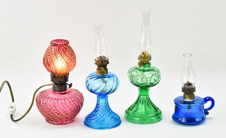 ST. JUDE CHARITY LOT: ASSORTED PATTERN GLASS MINIATURE OIL LAMPS