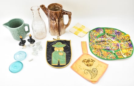 COLLECTION OF VINTAGE HOUSEHOLD ITEMS