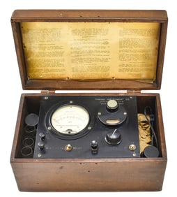 C. 1920 THWING-ALBERT PORTABLE PH METER