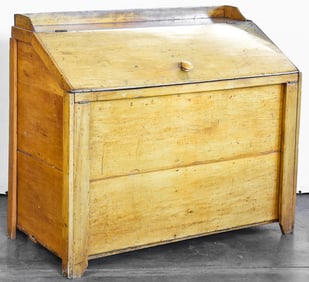 19TH C. PRIMITIVE PINE STORAGE CHEST